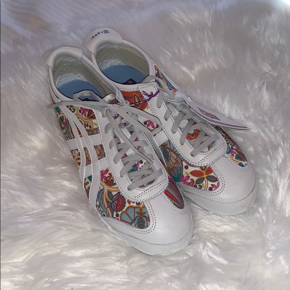 • Women’s Mexico 66 Sneaker •